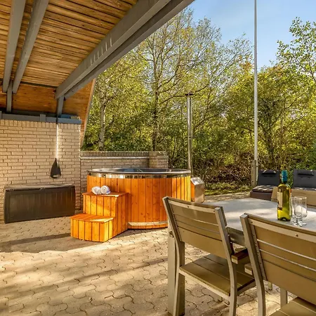 Cozy For 6 People With Wilderness Bath Sønder Ydby