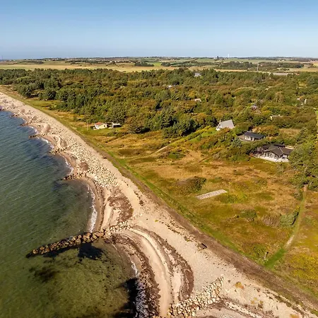 Dom wakacyjny Cozy For 6 People With Wilderness Bath Sønder Ydby